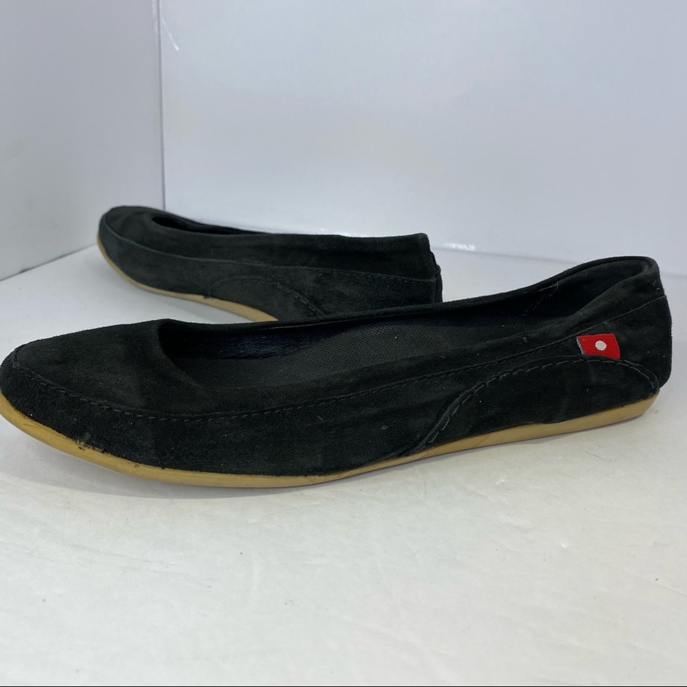 Oliberte Women's black suede Mbozi ballet flat Shoe size 9.5 (40)